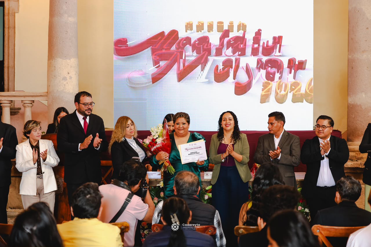 Cadereyta conmemora 386 años de su fundación y reconoce a ciudadanos por su legado social, cultural y educativo